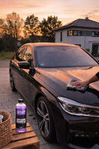 Shineria Ceramic Autoshampoo Waschvorgang auto im Hof