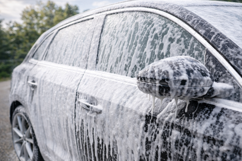 Die perfekte Vorwäsche beim Auto waschen